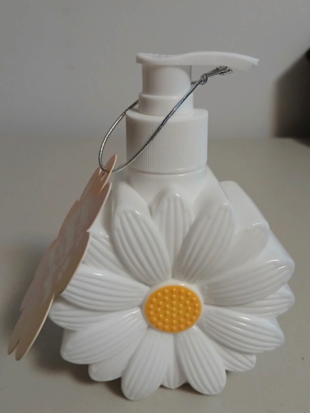 Body Raves Happy Daisy Scented Hand Soap NEW  300 ml